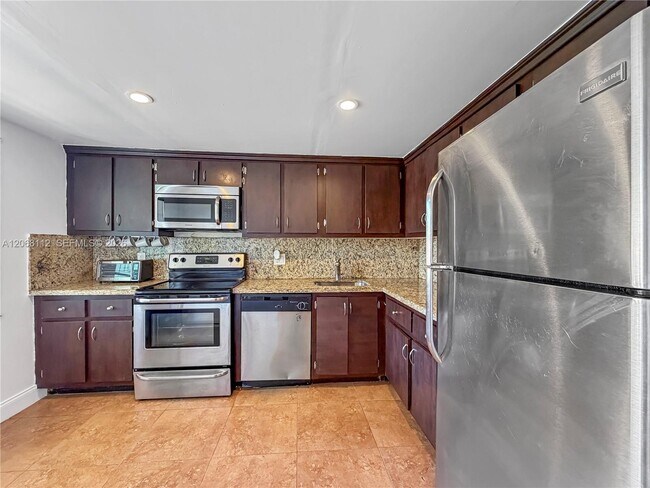 Building Photo - 21785 Cypress Dr