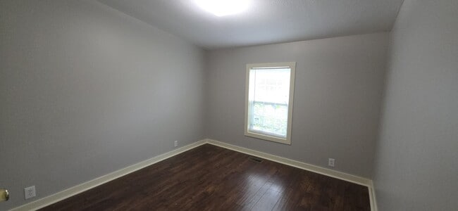 Building Photo - 2989 Enon Springs Rd W