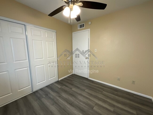 Building Photo - 405 E Bruce Ave