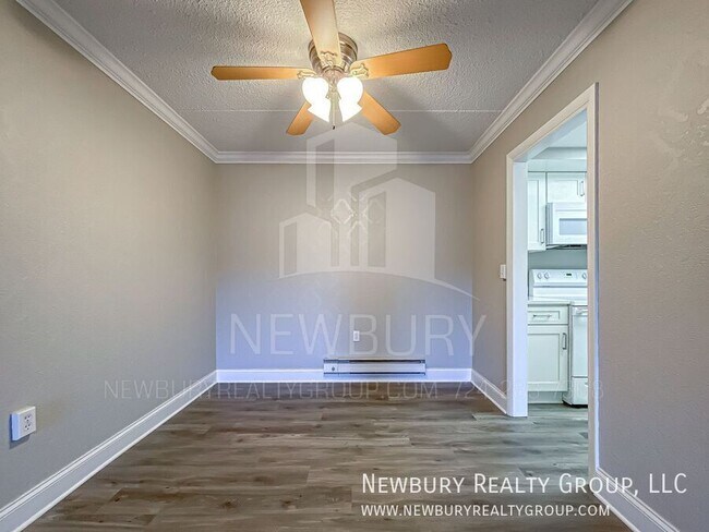 Building Photo - 530 N Main St