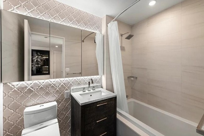 Building Photo - 1 bedroom in Brooklyn NY 11249