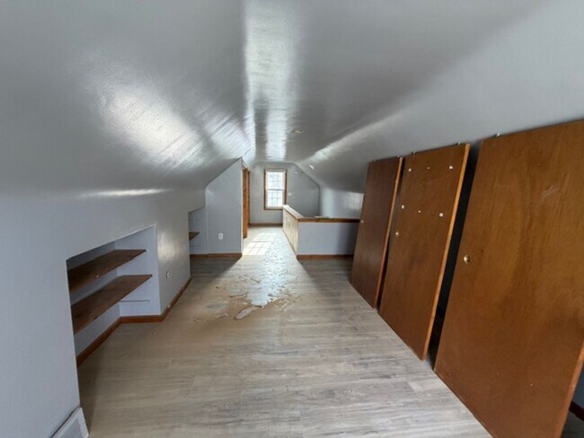 Building Photo - For Lease: Totally updated 3 Bedroom 1 Bath Welcome Section 8