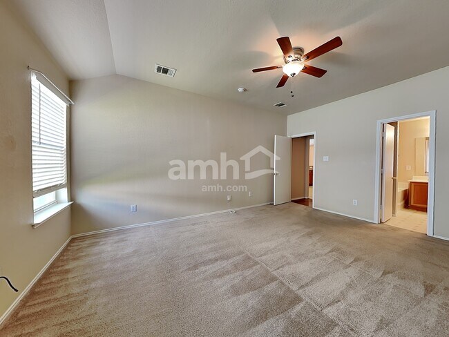 Building Photo - 721 Nancy Dr