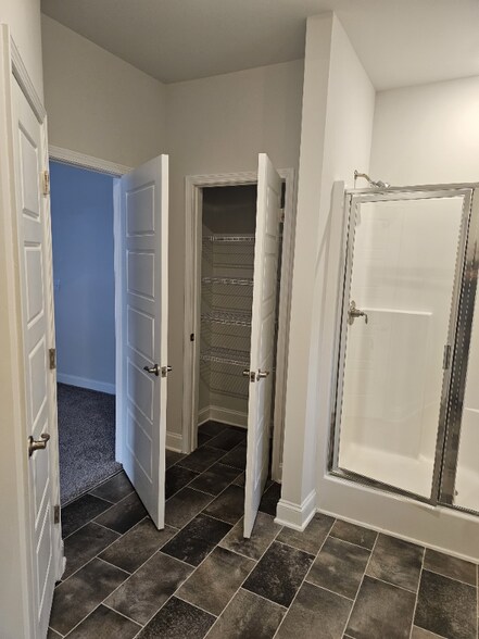 Building Photo - 107 Cypress Holw Trl