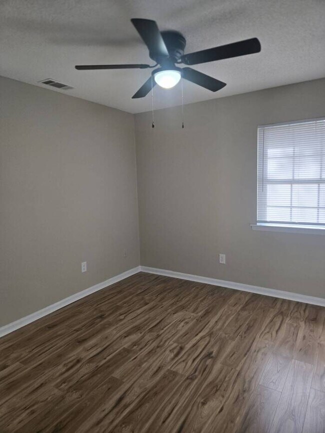 Building Photo - 123 Harmon Creek Dr