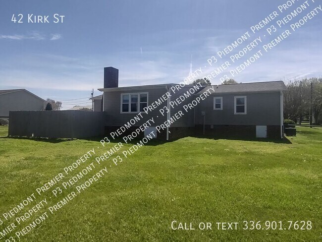 Building Photo - 42 Kirk St