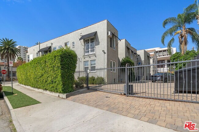 Building Photo - 1756 N La Brea Ave