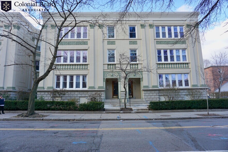 Building Photo - 76 Egmont St