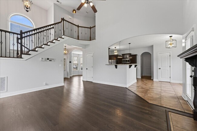 Building Photo - 3710 Windhaven Ct