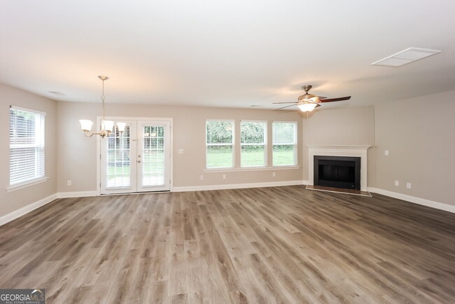 Building Photo - 2080 Valley Creek Dr