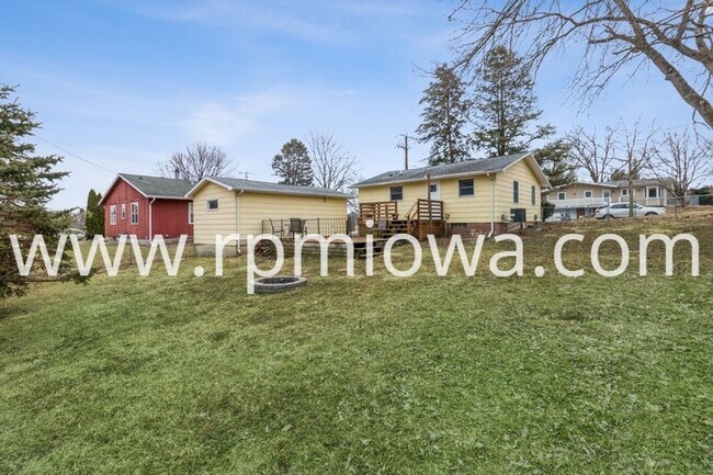 Building Photo - FENCED IN YARD!! 3 Bedroom, 2 Bath Home in Ames