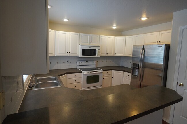 Building Photo - 4764 N Eugene St