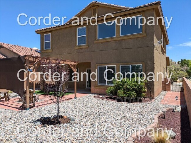 Building Photo - 317 Loma Linda Loop NE