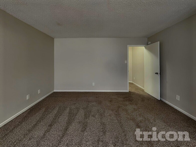 Building Photo - 2729 Redland Ln
