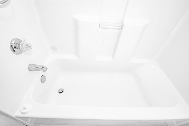 Building Photo - 8644 Frankfort St