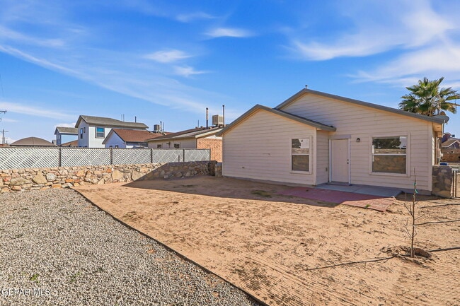 Building Photo - 12313 Tierra Arena Dr