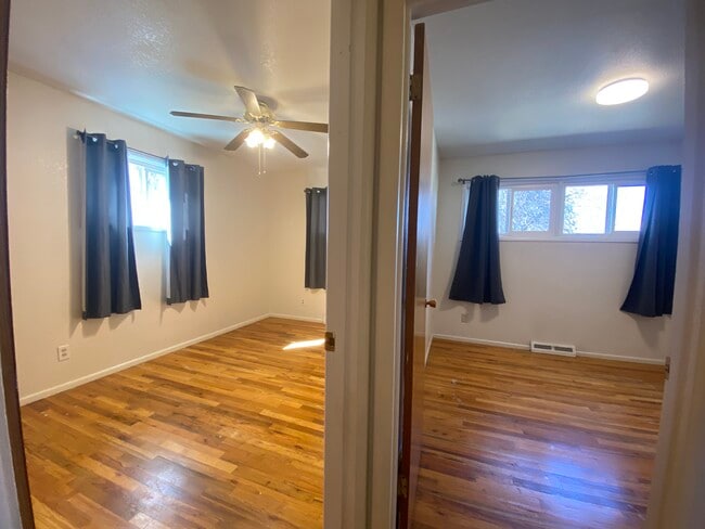 Building Photo - 989 Hobson St