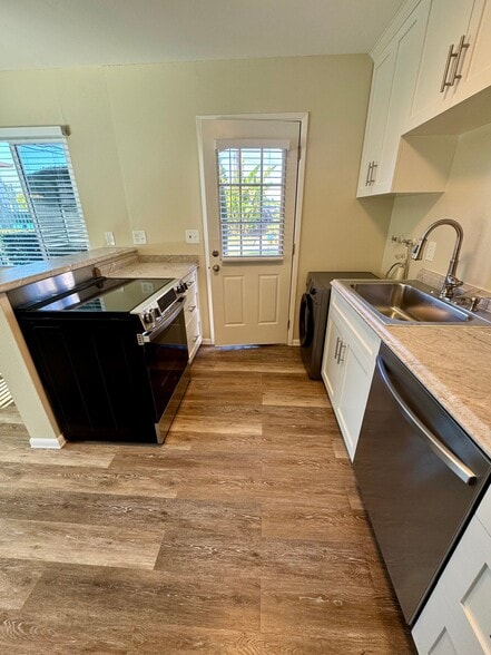 Building Photo - 2231 Canyon Dr