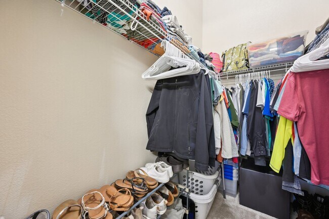 Building Photo - 5677 S Park Pl