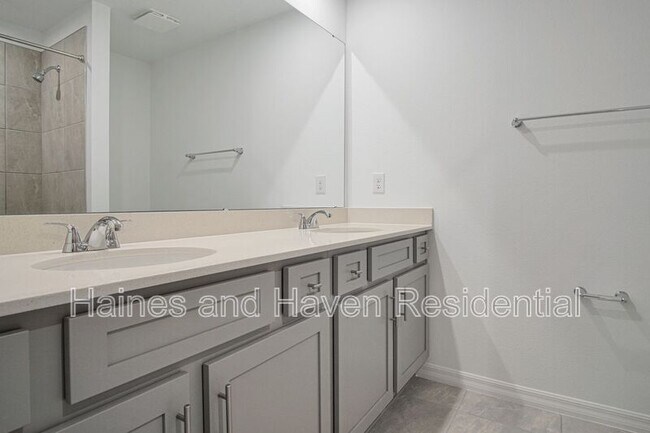 Building Photo - 4429 River Beacon Blvd