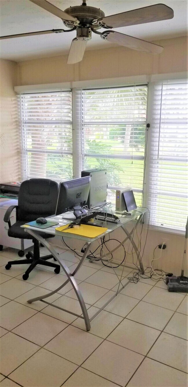 Building Photo - 14721 Bonaire Blvd