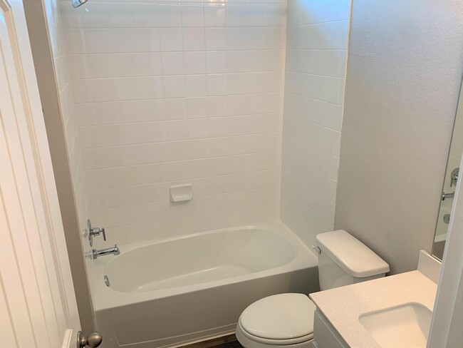 Building Photo - 141 Frostweed Dr