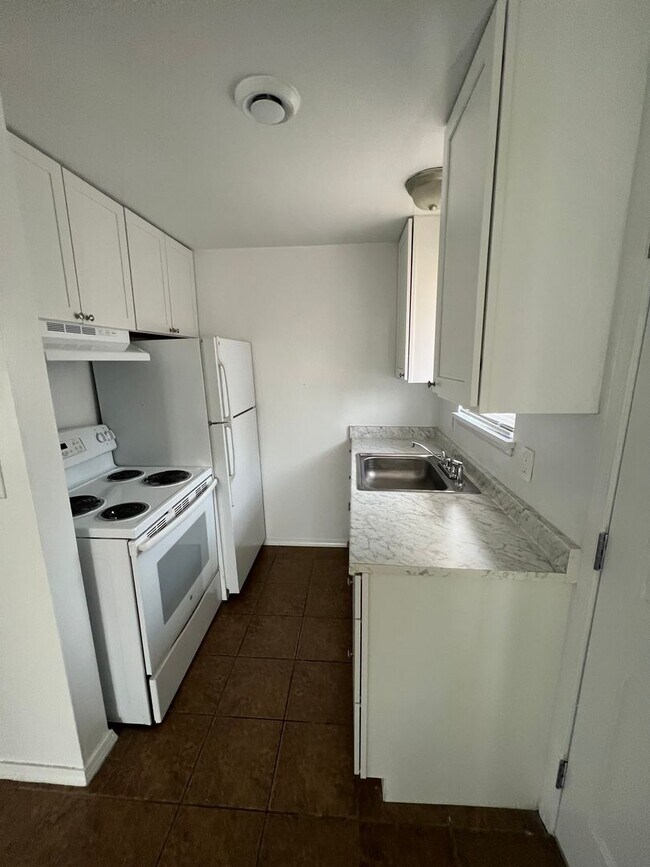 Building Photo - Parkland Duplex