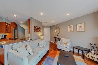 Building Photo - 1010 Allen St