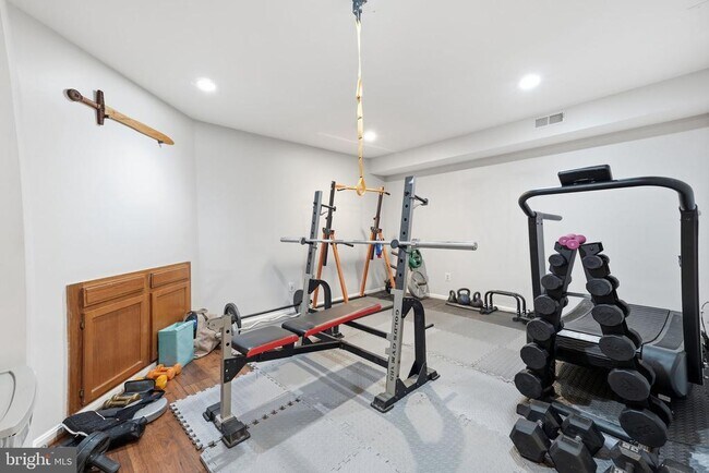 Building Photo - 47656 Pennrun Way