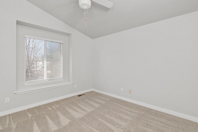 Building Photo - Welcome to Star! Great location 3 bed 2.5 Bath