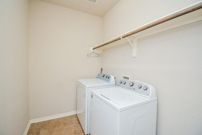 Building Photo - 3816 Orchard Springs Ct