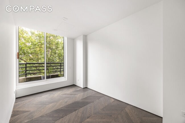 Building Photo - 340 Albany St