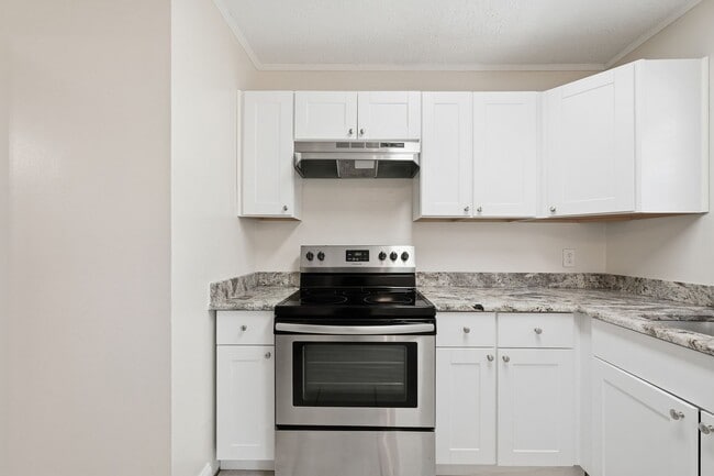 Building Photo - 3 bedroom in Mary Esther Heights!