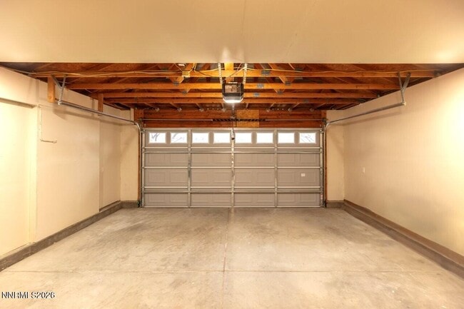 Building Photo - 7562 Wheeldale Cir