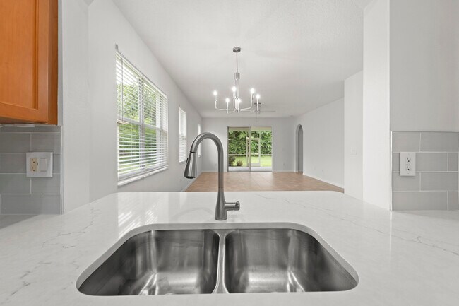 Building Photo - 9588 SW Flowermound Cir