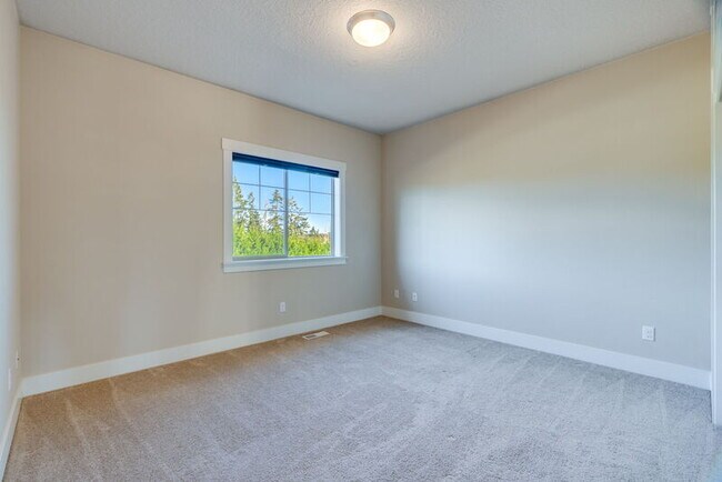 Building Photo - 11741 SW Barcelona St