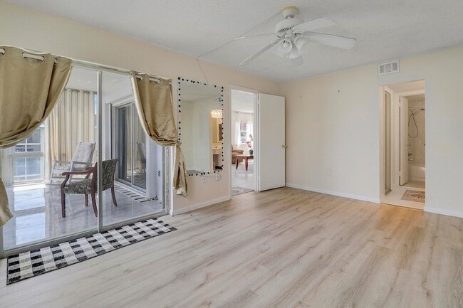 Building Photo - 410 Wilma Cir