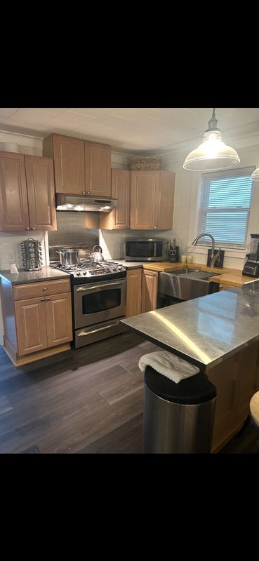 Building Photo - 279 Miller St