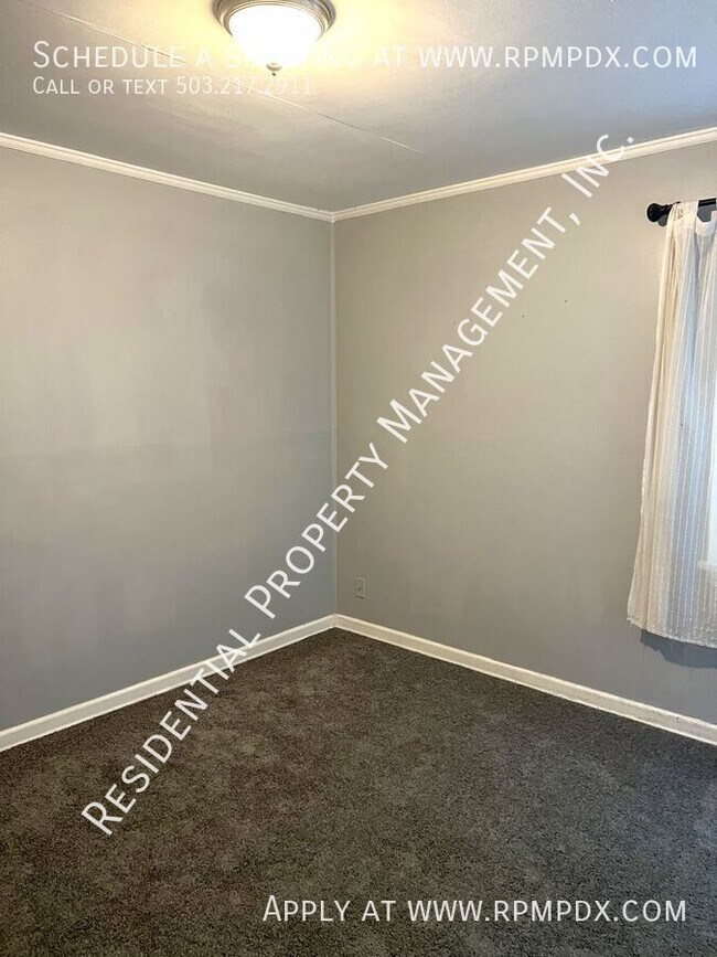 Building Photo - 4512 SW Fairvale Ct