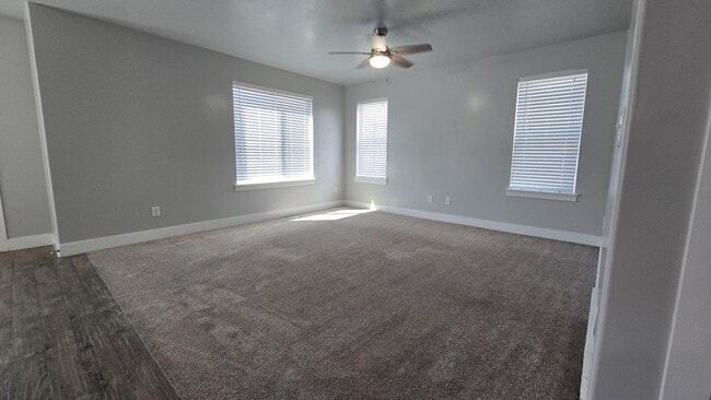 Building Photo - 4933 W Pillar Dr