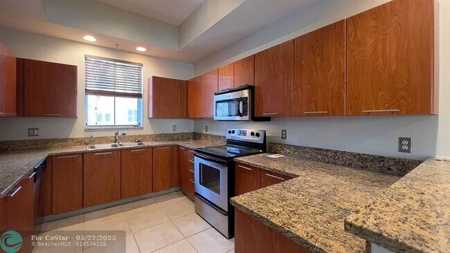 Building Photo - 2304 Vintage Dr
