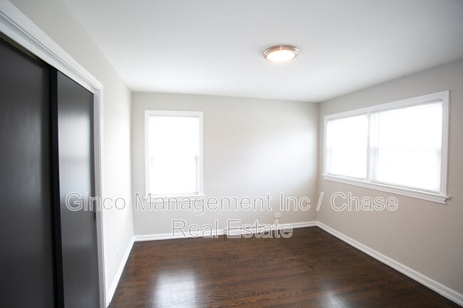 Building Photo - 8837 S Talman Ave