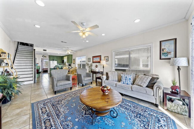 Building Photo - 1412 W Beach Blvd