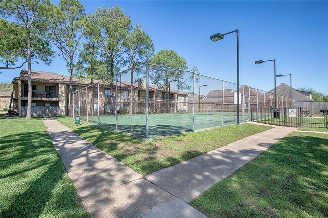 Building Photo - 3300 Pebblebrook Dr