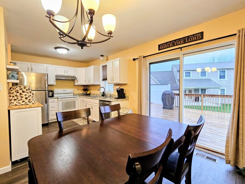 Building Photo - 71 Laurel Dr