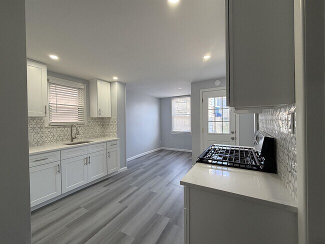 Building Photo - 528 John F. Kennedy Blvd