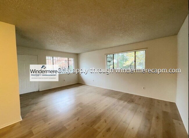 Building Photo - Delightful 2 Bedroom Condo- Available Now!