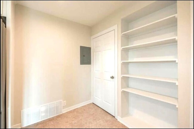 Building Photo - 1415 Newfield Ln