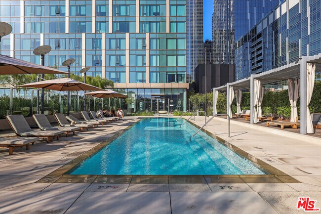 Building Photo - 889 Francisco St