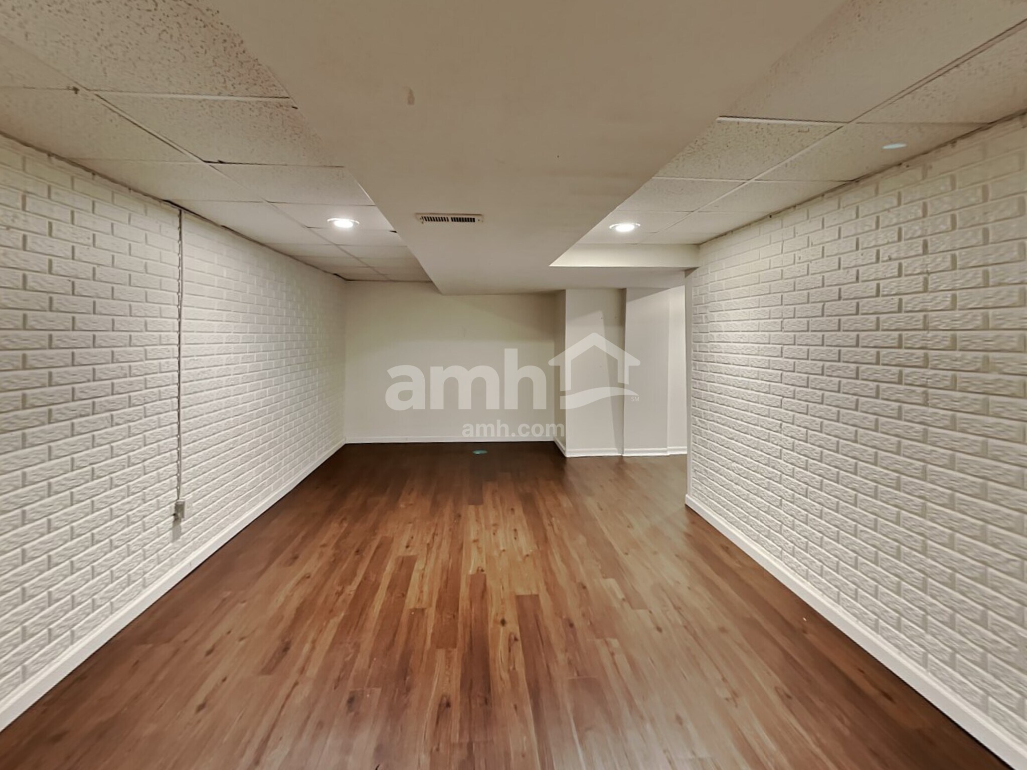 Building Photo - 761 Orwell St